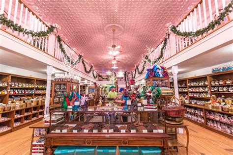 Candy palace philipsburg mt  And with over 1,000 selections of candy, plus chocolate, fudge, taffy and caramels, it’s easy to see why this place is billed as “the grandest candy